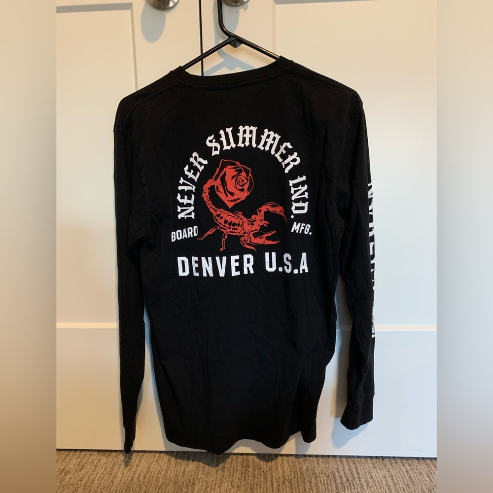 Never Summer Industries long-sleeve shirt - men’s size Medium